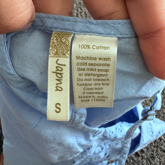 Blouse Less Sleeve - Picture 3 of 3